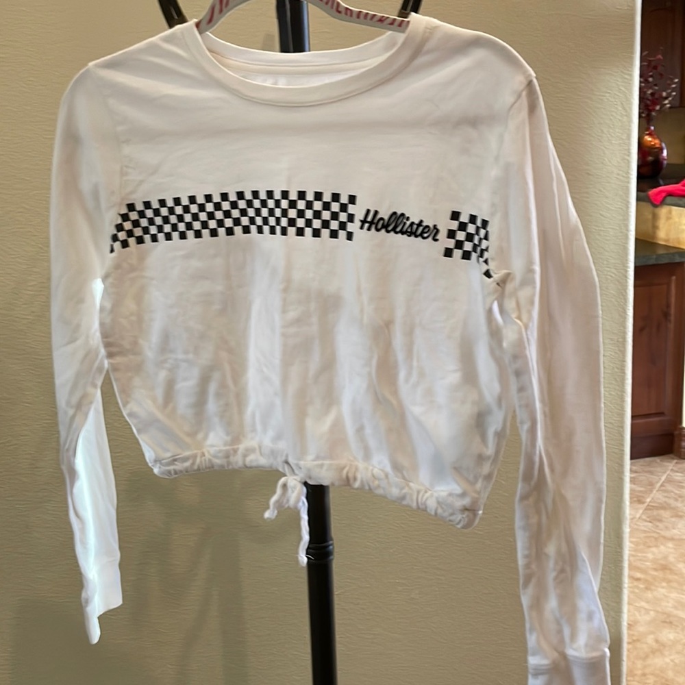 Hollister top